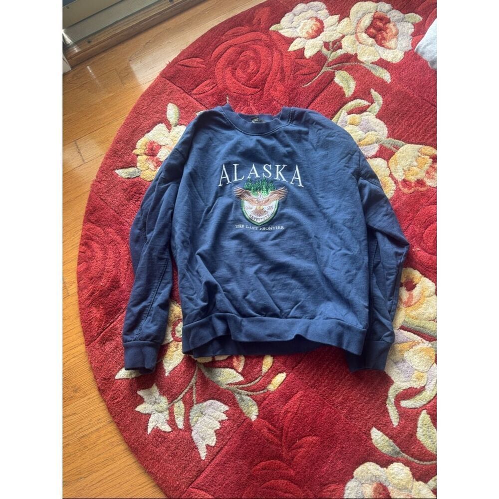 Forever 21 Navy Alaska Graphic Sweatshirt